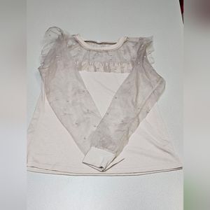 Women beige shirt size small. Gently used. In great condition.